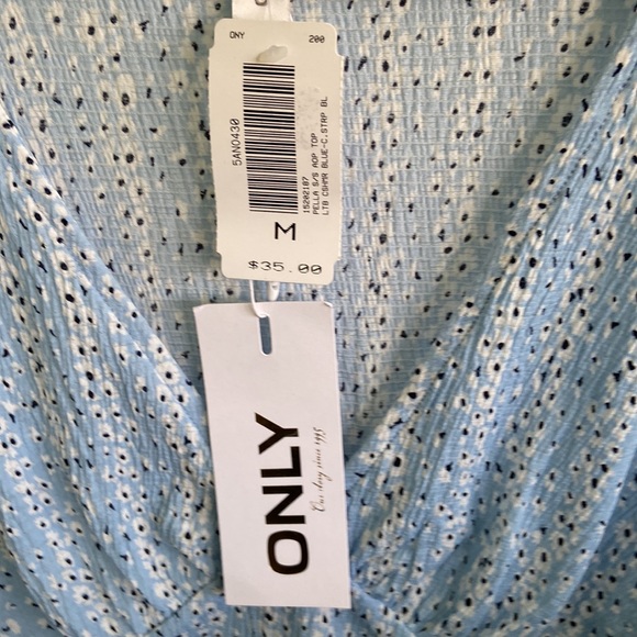 Only blue floral v neck top - Picture 3 of 4